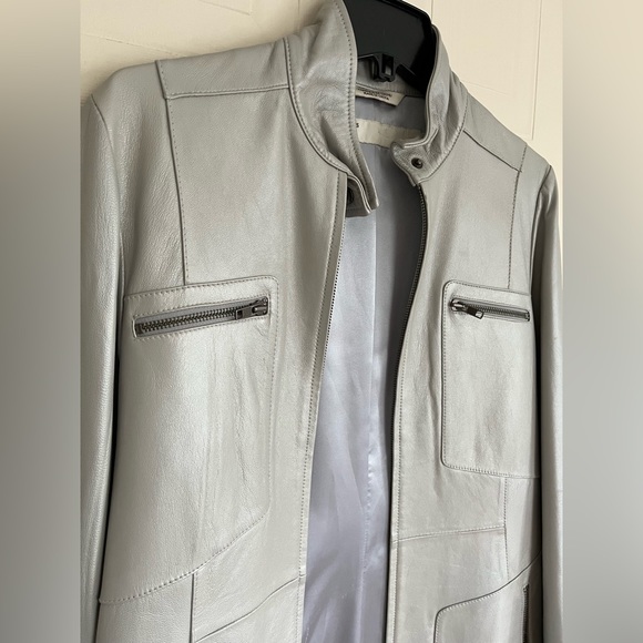 Ladies leather coat - Picture 2 of 4